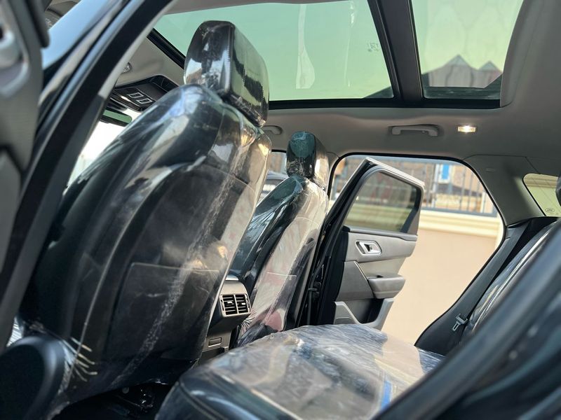 Thumbnail 3 of 2019 Land Rover Range Rover